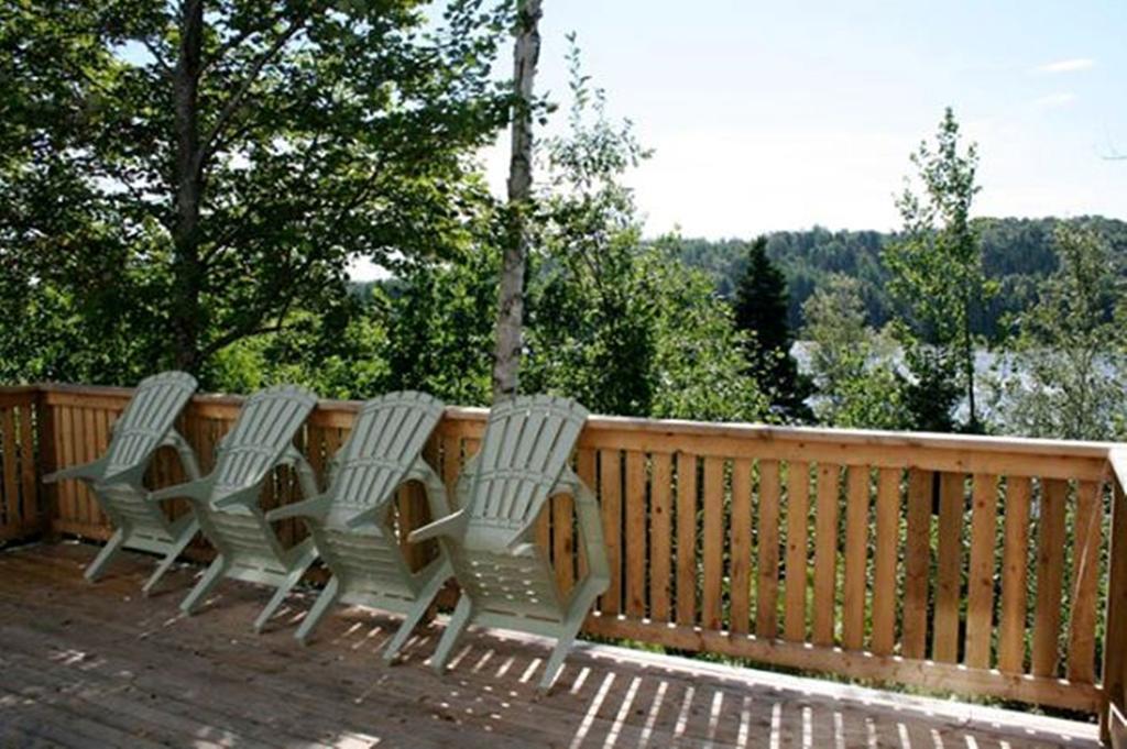 Lanes Riverhouse Inn & Cottages Montague Cameră foto